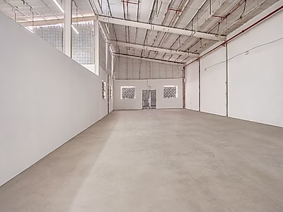 Labour Camp & Store for Rent in Old Industrial Area
