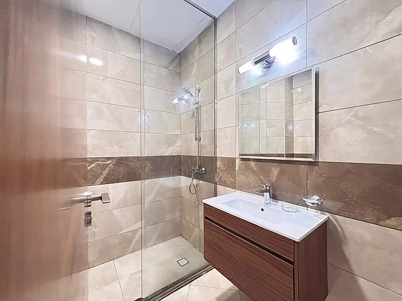 Elegant 2BR in Erkyah with Scenic City Views - Photo 4