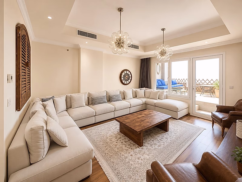 Fully Furnished Luxury Apartment in the Heart of Porto Arabia - Photo 2