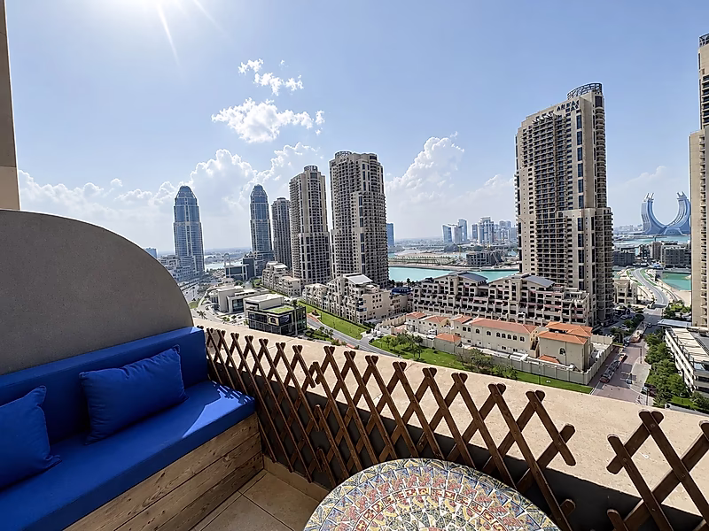 Fully Furnished Luxury Apartment in the Heart of Porto Arabia - Photo 11