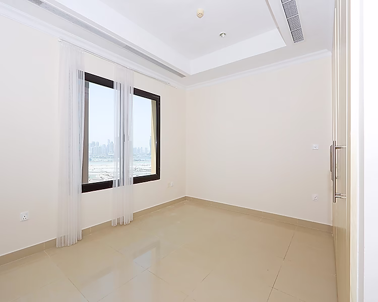 Amazing 1-Bedroom Apartment in  Porto Arabia - Photo 7