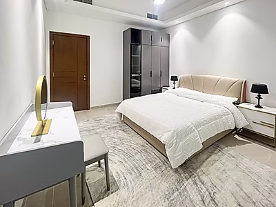 Luxury 2 Bedroom large layout in murano marina | Canal view
