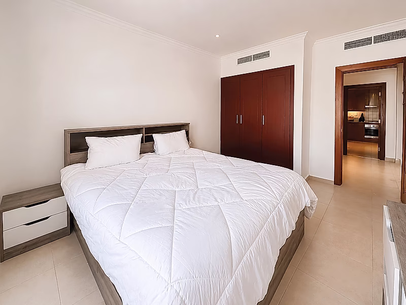 One-of-a-Kind 1 Bedroom in Porto Arabia | Direct Full Marina Views - Tittle Deed Ready - Photo 4
