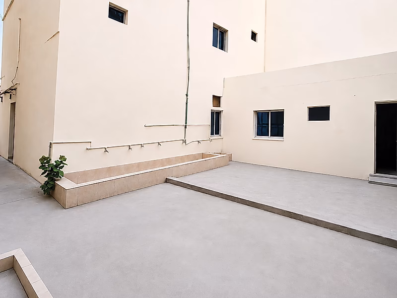 Labour Camp for Rent in Old Industrial Area - Photo 2