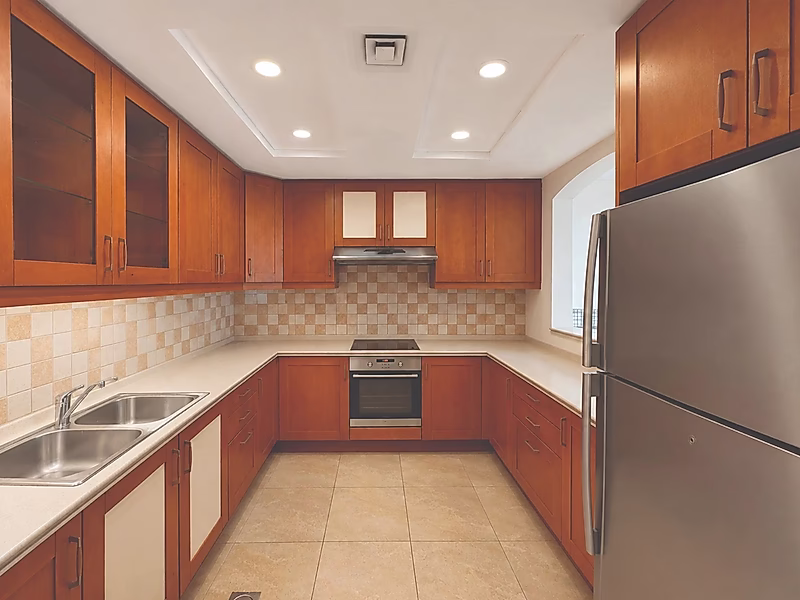 1 BR Fully Furnished in Porto Arabia - Photo 3