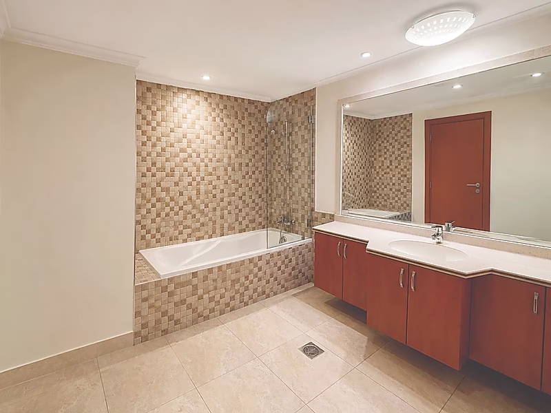 1 BR Fully Furnished in Porto Arabia - Photo 5