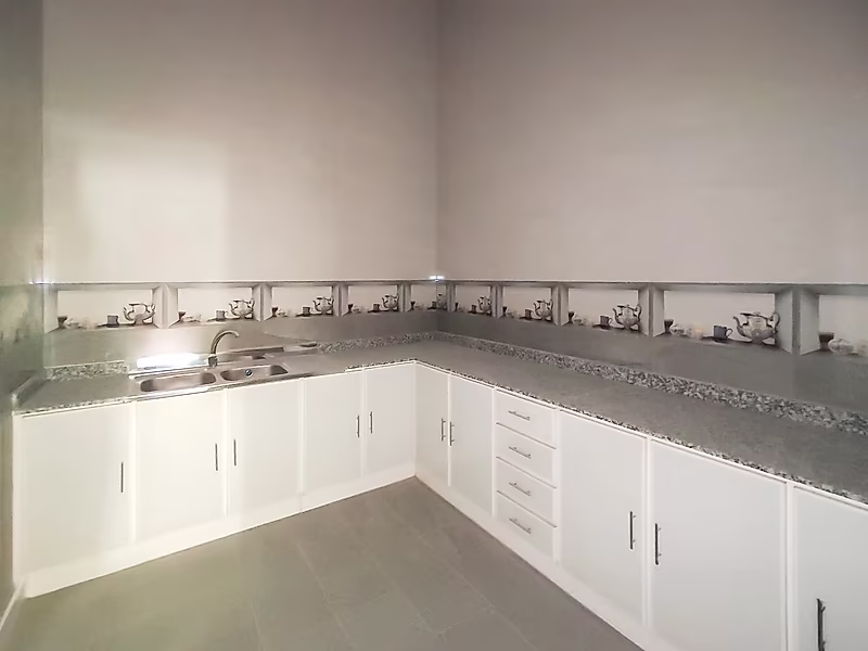 PRIME LOCATION || BRAND NEW WAREHOUSE || OFFICES || SHOWROOM || ROOMS - Photo 7