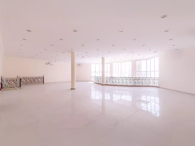 PRIME LOCATION || BRAND NEW WAREHOUSE || OFFICES || SHOWROOM || ROOMS - Photo 11