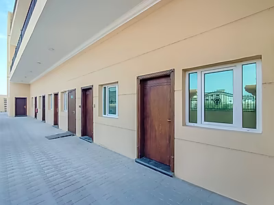 PRIME LOCATION || BRAND NEW WAREHOUSE || OFFICES || SHOWROOM || ROOMS || GARAGE LICENSE