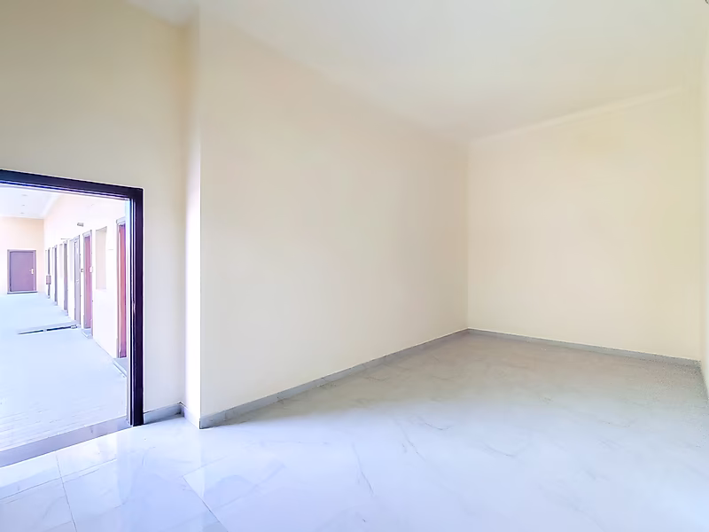 PRIME LOCATION || BRAND NEW WAREHOUSE || OFFICES || SHOWROOM || ROOMS || GARAGE LICENSE - Photo 9