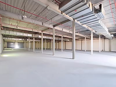 PRIME LOCATION || BRAND NEW WAREHOUSE || OFFICES || SHOWROOM || ROOMS || GARAGE LICENSE
