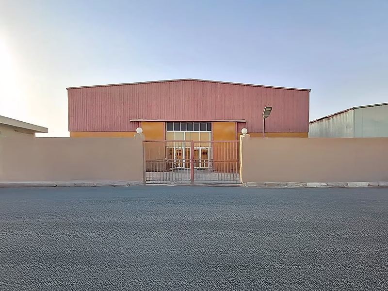 Warehouse for Rent in Old Industrial Area - Photo 1