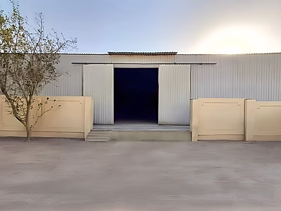 Warehouse for Rent in Old Industrial Area - Photo 2