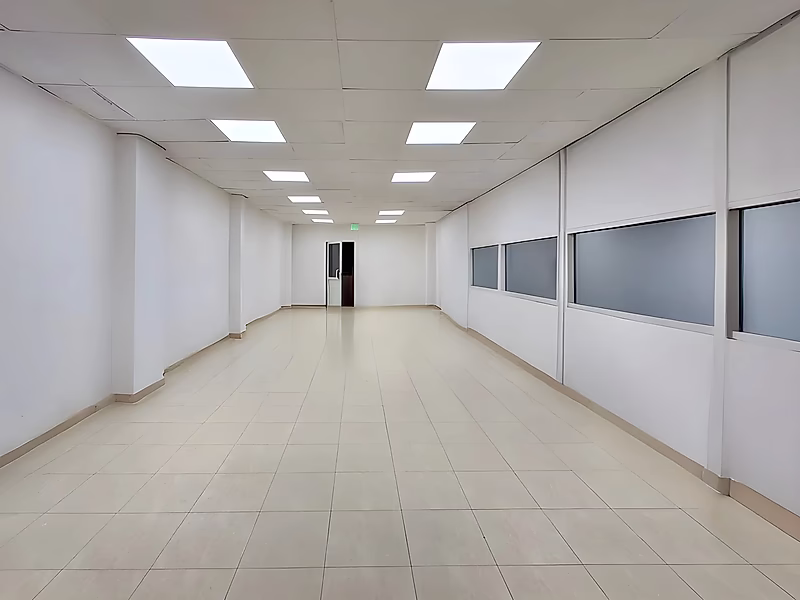 Warehouse for Rent in Old Industrial Area - Photo 4