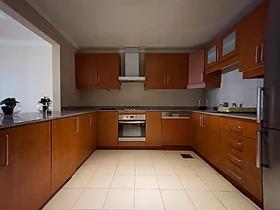 شقة أنيقة بغرفة نوم واحدة مع تصميم عصري