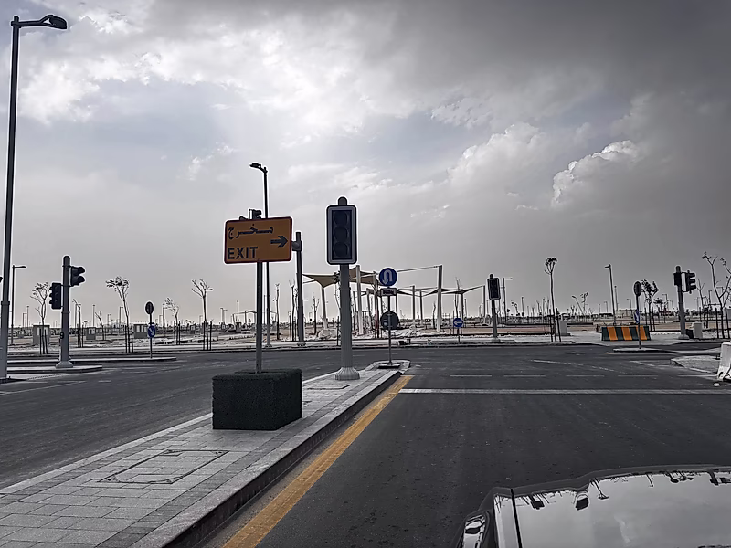قطعة أرض زاوية بمساحة 399.16 متر مربع مع حديقة خلفية | هزوم لوسيل - Photo 4
