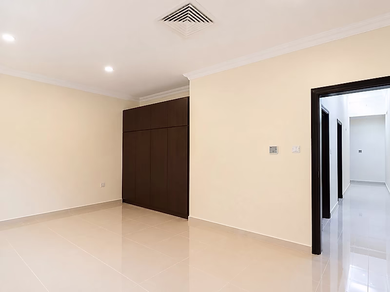فرصة استثمارية حصرية خارج السوق | مجمع سكني فاخر للبيع في قلب الدوحة بعائد استثماري مميز - Photo 7