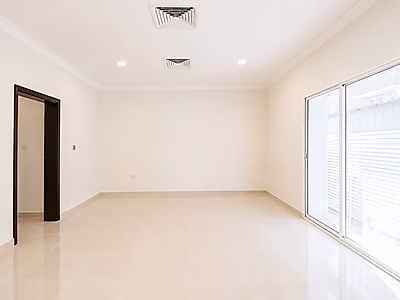 فرصة استثمارية حصرية خارج السوق | مجمع سكني فاخر للبيع في قلب الدوحة بعائد استثماري مميز