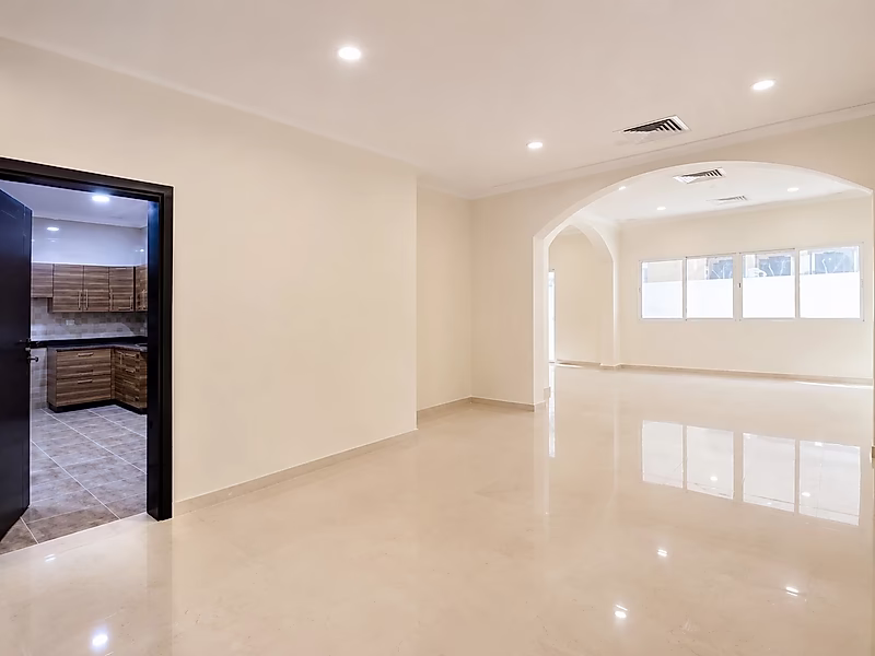 فرصة استثمارية حصرية خارج السوق | مجمع سكني فاخر للبيع في قلب الدوحة بعائد استثماري مميز - Photo 11