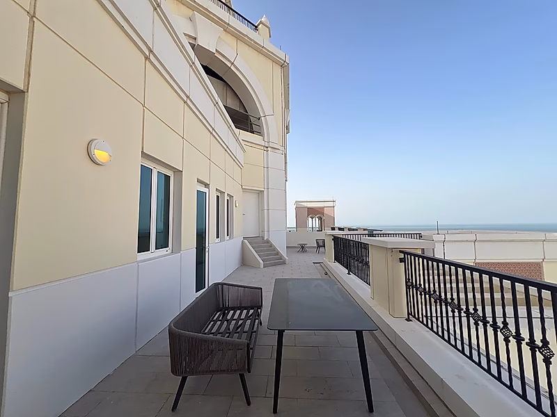 SEAVIEW 3+M DUPLEX | FURNISHED WITH BILLS | BALCONY | PEARL - Photo 13