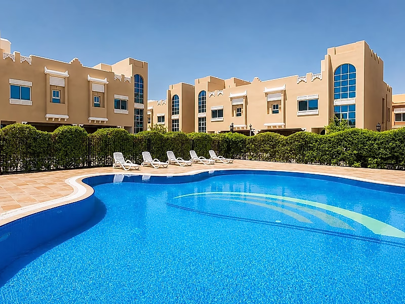 فرصة استثمارية حصرية خارج السوق | مجمع سكني فاخر للبيع في قلب الدوحة بعائد استثماري مميز - Photo 2