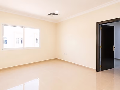فرصة استثمارية حصرية خارج السوق | مجمع سكني فاخر للبيع في قلب الدوحة بعائد استثماري مميز