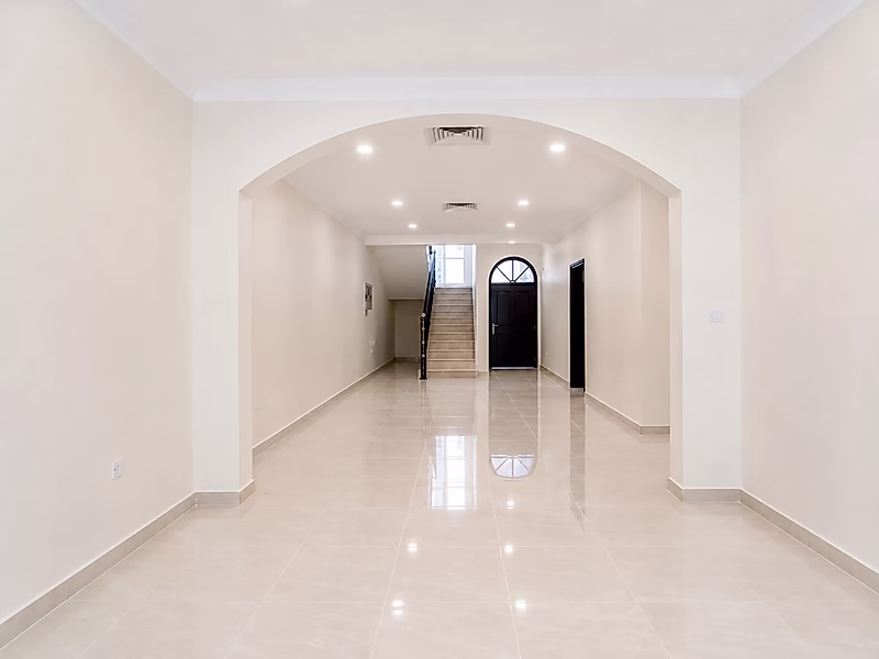 فرصة استثمارية حصرية خارج السوق | مجمع سكني فاخر للبيع في قلب الدوحة بعائد استثماري مميز - Photo 8