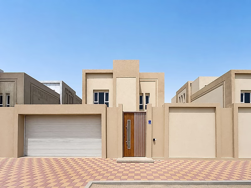 Expansive 7+ Bedroom Villa | Opulent Living - Photo 5