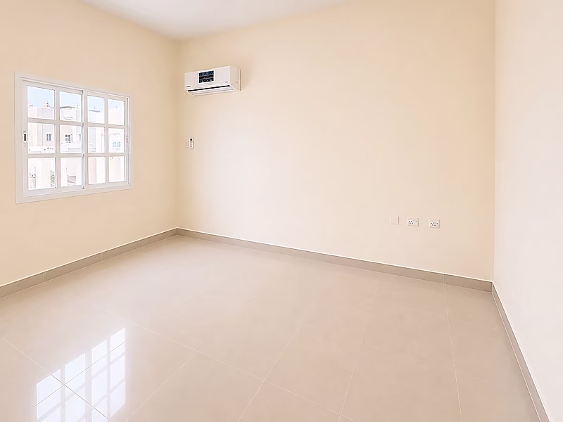عمارة سكنية مكونة من 5 طوابق للبيع في Umm Ghuwailina | دخل إيجاري مرتفع - Photo 4