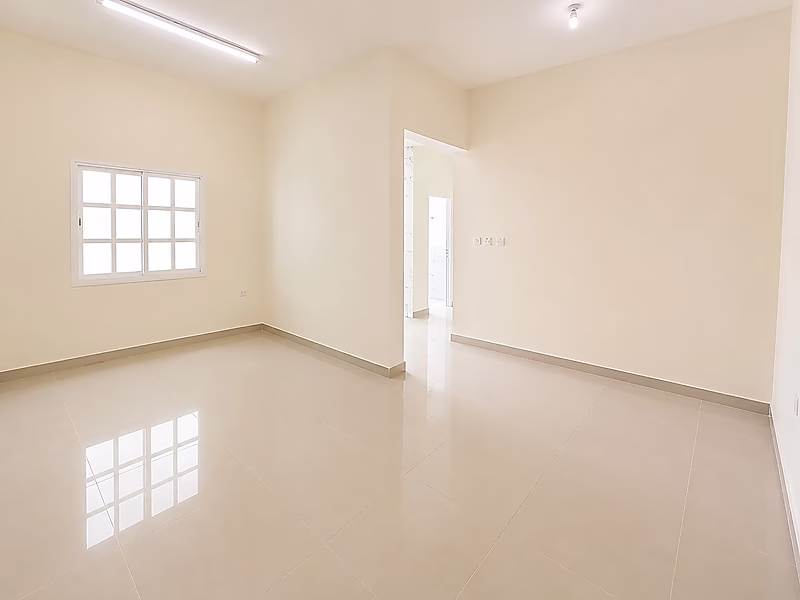 عمارة سكنية مكونة من 5 طوابق للبيع في Umm Ghuwailina | دخل إيجاري مرتفع - Photo 7