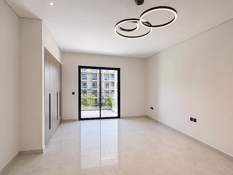 Brand-New Studio Facing the Mall & Pool | High-Growth Investment Opportunity - Photo 3
