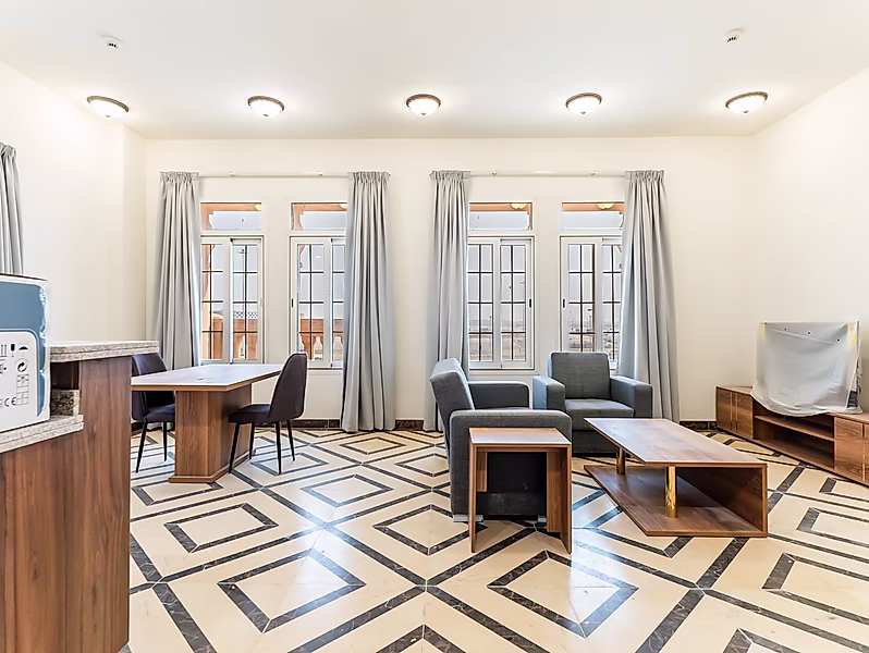 Chic 1BR Apartment with Modern Finishes - Photo 2