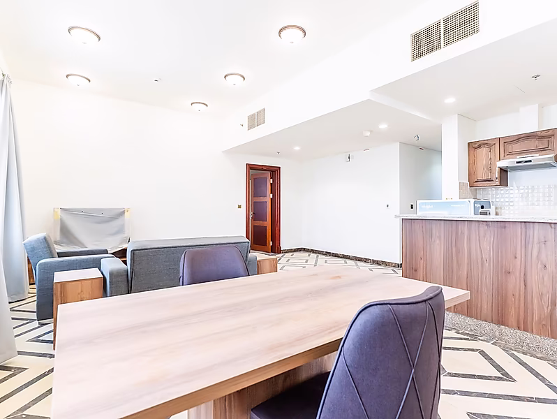 Chic 1BR Apartment with Modern Finishes - Photo 5