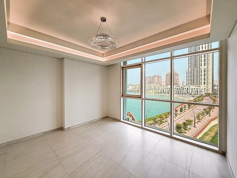 Unique 3-Bedroom + Maid's Room Apartment with Direct Sea View in Gewan Island Promenade - Photo 2