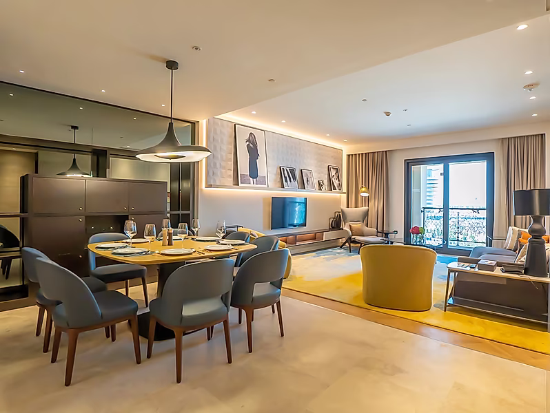 Superior Suite: Fully Furnished 3BR+Maid | Sea Views - Photo 1