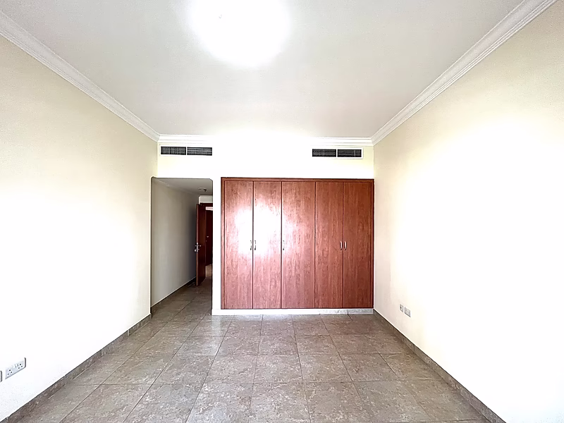 Luminous 1 Bedroom in Porto Arabia with Huge Balcony - Photo 2
