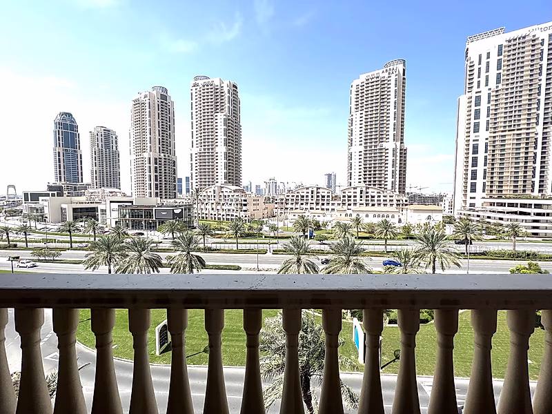 Luminous 1 Bedroom in Porto Arabia with Huge Balcony - Photo 1