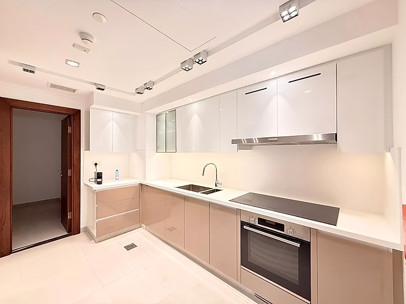 Stunning 2BR+Maid Apartment on a High Floor in Gewan Island - Photo 5