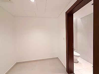 Stunning 2BR+Maid Apartment on a High Floor in Gewan Island
