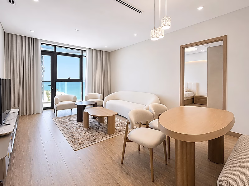 Elegant 2BR Apartment with Waterfront Views - Photo 1