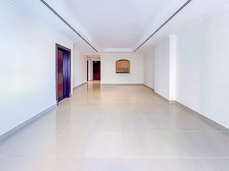 Elegant 1-Bedroom Apartment | Porto Arabia, The Pearl - Photo 1