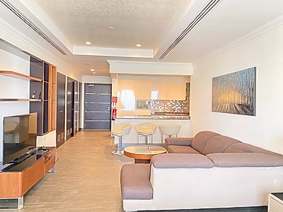 BILLS IN! STUDIO HIGH FLOOR | PORTO