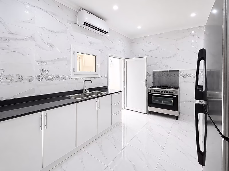 Fully Renovated Villa in Al Khor | 467 sqm Corner Plot - Photo 5