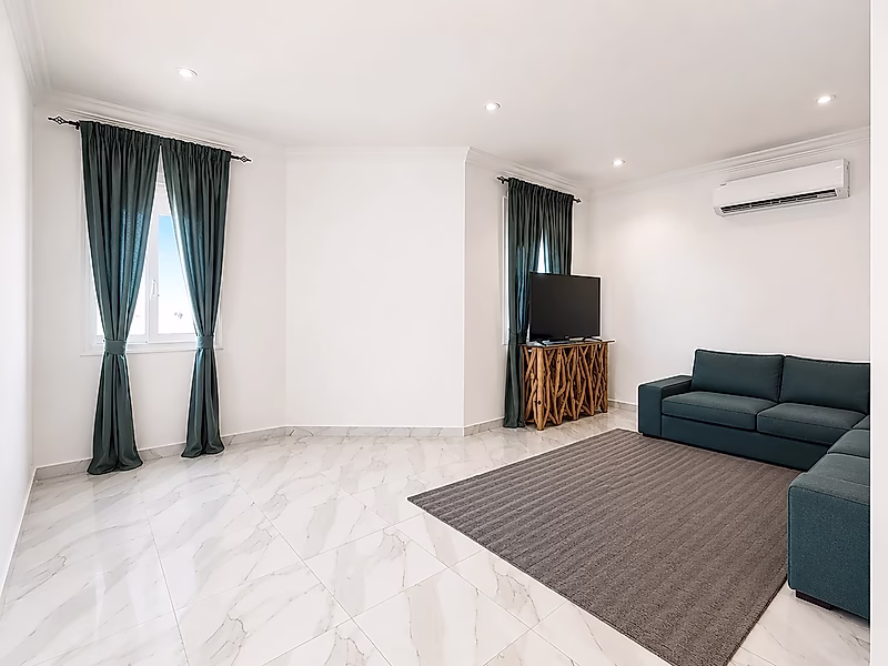 Fully Renovated Villa in Al Khor | 467 sqm Corner Plot - Photo 13