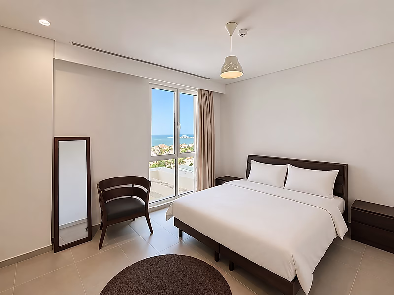SPACIOUS 2 BEDROOM | 186 SQM | BEACH ACCESS - Photo 3
