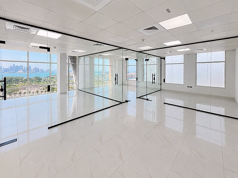 Fully Fitted Sea View Office | 84 SQM | Prime Corniche Location - Photo 2
