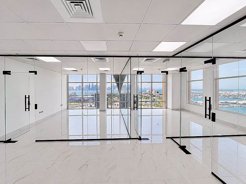 Fully Fitted Sea View Office | 84 SQM | Prime Corniche Location - Photo 3