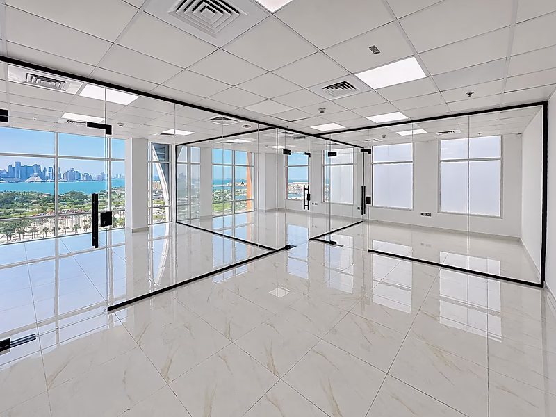 Fully Fitted Sea View Office | 84 SQM | Prime Corniche Location - Photo 1