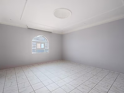 Spacious Standalone Villa for Rent – Prime Location in Onaiza