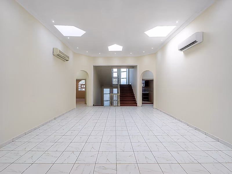Spacious Standalone Villa for Rent – Prime Location in Onaiza - Photo 9
